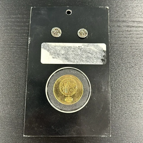 Harley-Davidson 100th Anniversary Vintage Limited Edition Pin and Coin Set
